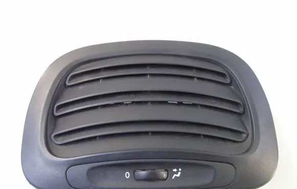 Fiat 500L Dash center air vent grill