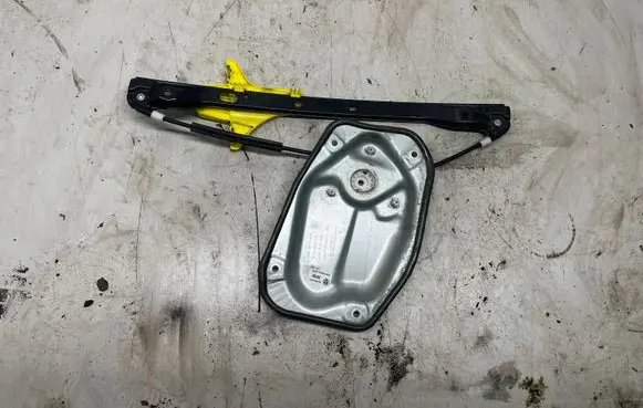 Volkswagen Golf Plus Rear door window regulator with motor 1K4839462A