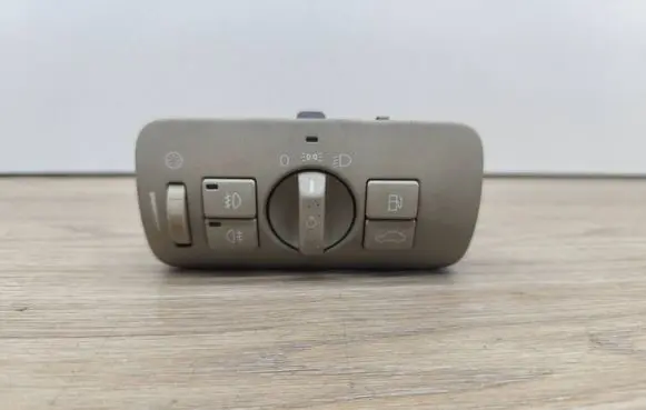 Volvo XC70 Light switch 30739422 04067323