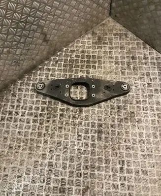 Mercedes-Benz E W211 Rear differential/diff mount bracket A2303522206 2113504908