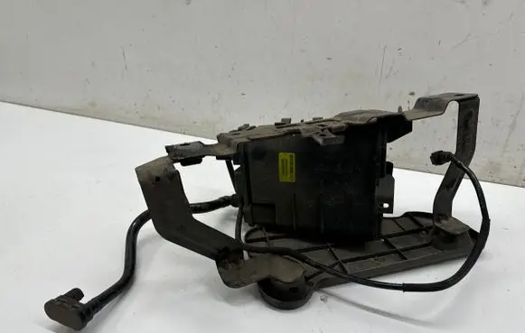 Active carbon filter fuel vapour canister