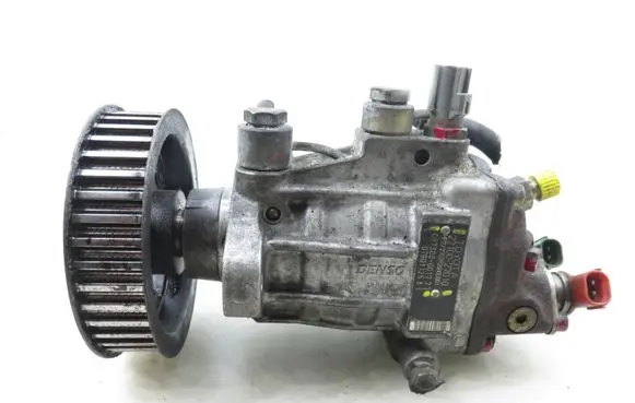 Toyota Avensis T220 Fuel injection high pressure pump 09730000177 2210027010