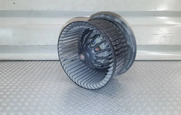 Renault Clio III Heater fan/blower GMVB85P35