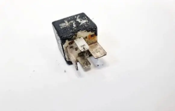 Audi 80 90 S2 B4 Other relay 443951253J 899511