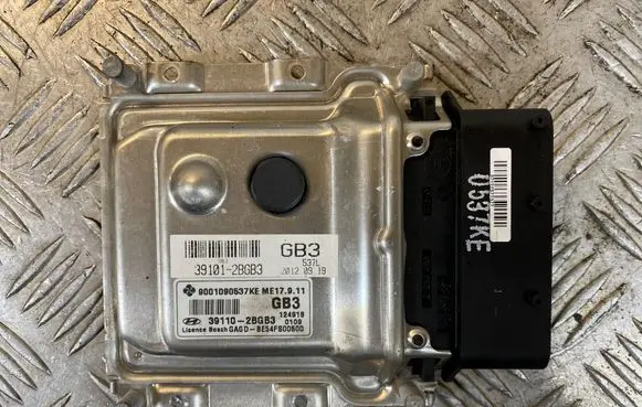 Hyundai i30 Engine control unit/module 391012BGB3 391102BGB3 9001090537KE