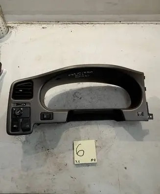 Nissan Primera Speedometer (instrument cluster) 682409F600