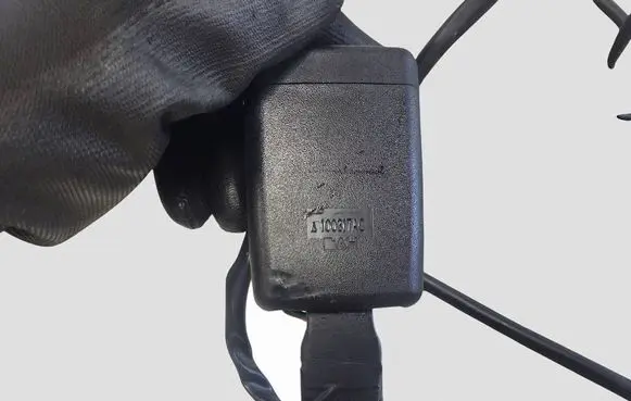 Mazda 6 Front seatbelt buckle 1052248