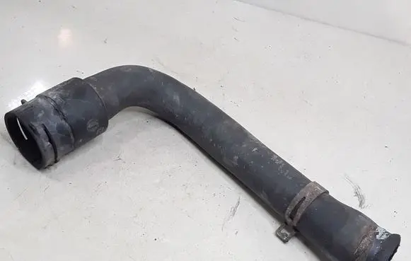 Volkswagen PASSAT B5.5 Engine coolant pipe/hose 8D0121101K