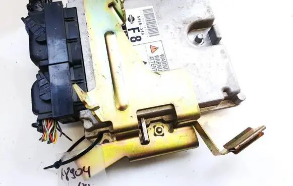 Nissan X-Trail T30 Engine control unit/module 5800380 5800-380