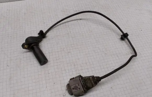 Volkswagen Bora Crankshaft position sensor 038907319D 1J0973723G