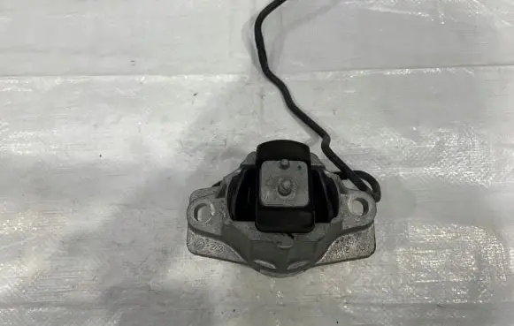 Jaguar F-Pace Engine mount bracket JK836A003GB