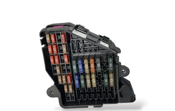 Audi A6 S6 C6 4F Fuse module 