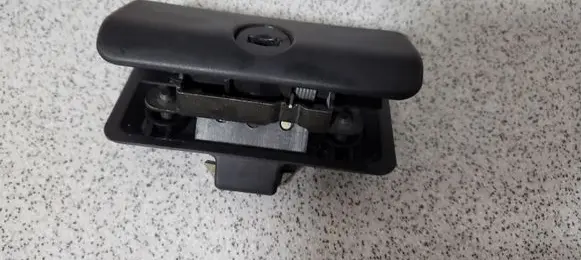 BMW 5 E39 Glove box handle 51168163018 51168163017