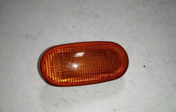 Mitsubishi Colt Front fender indicator light 1132216