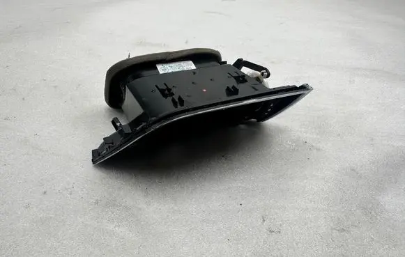 Skoda Octavia Mk3 (5E) Dashboard side air vent grill/cover trim 5E0819701