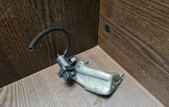 Vacuum valve
