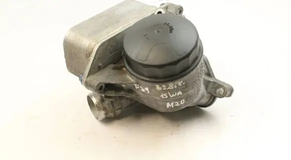 BMW 4 F36 Gran coupe Oil filter mounting bracket 7516383 7570085 7576521