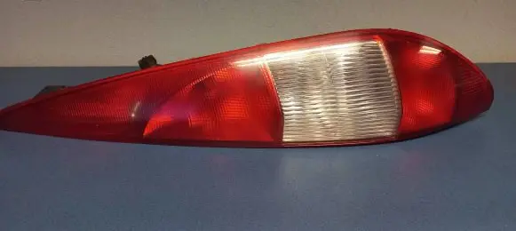 Ford Mondeo Mk III Rear/tail lights 1S713404C