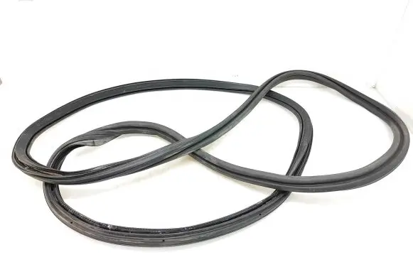 BMW i4 Trunk rubber seal (body) 7487559