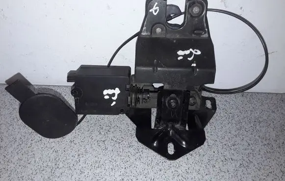 BMW 5 E39 Tailgate/trunk/boot lock/catch/latch 8168892