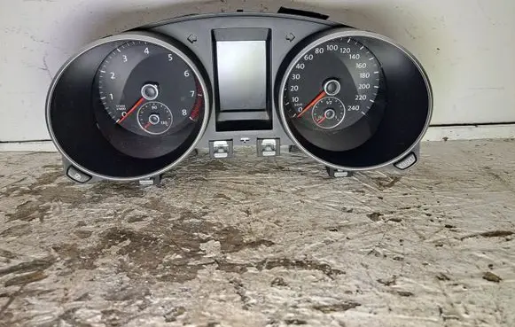 Volkswagen Golf VI Speedometer (instrument cluster) 5K0920861