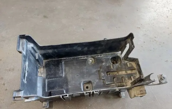 Opel Insignia A Battery box tray 312632764