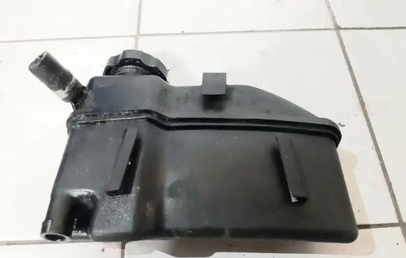 Volvo V70 Power steering fluid tank/reservoir 8649720