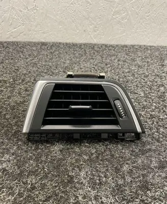 BMW 4 F32 F33 Dashboard side air vent grill/cover trim 9346226