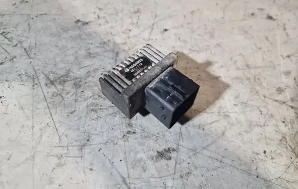 Renault Scenic II - Grand scenic II Glow plug pre-heat relay 9640469680