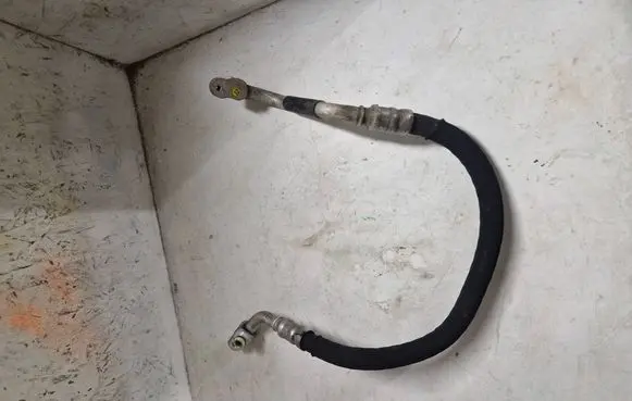 Audi A5 8T 8F Air conditioning (A/C) pipe/hose 8K0260701D