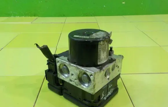 Ford Focus ABS Pump BV612C405AJ 18AB5