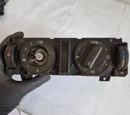 Mercedes-Benz C W202 Climate control unit 2028300985 140010092