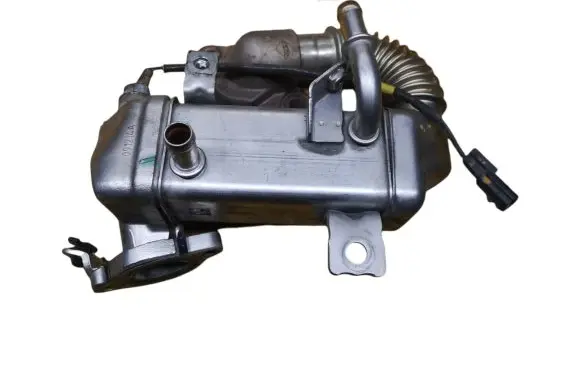 Renault Trafic III (X82) EGR valve cooler 147350678RB A0153