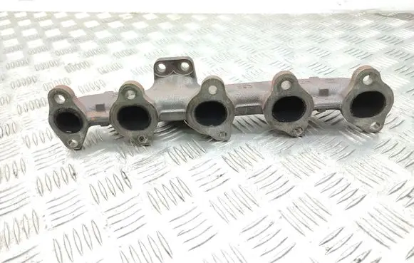 Peugeot 2008 II Exhaust manifold