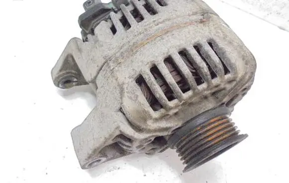 Opel Corsa D Generator/alternator 13222930