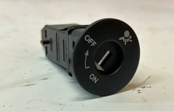 Nissan Qashqai Passenger airbag on/off switch 211084 25585BC6000