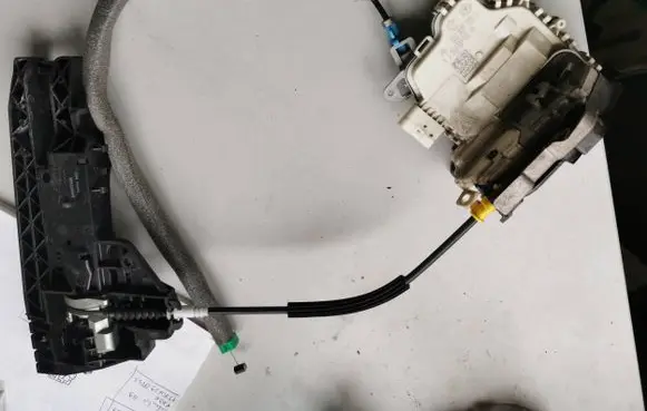 Audi Q5 SQ5 Front door lock 8J2837015C