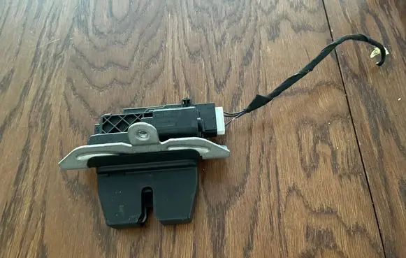 Ford Focus Tailgate/trunk/boot lock/catch/latch DS7AN442A66AD