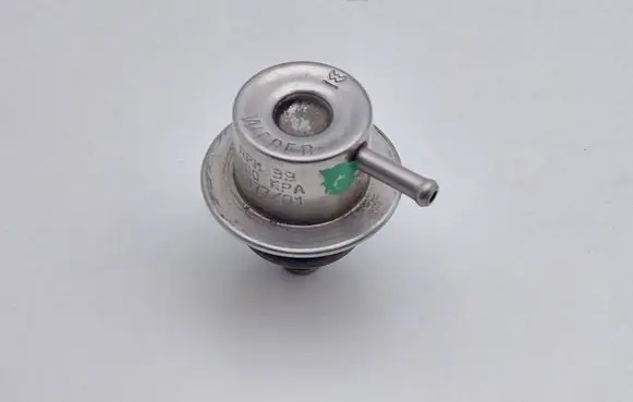 Renault Laguna I Fuel pressure regulator