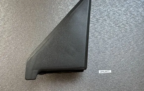 Mitsubishi Pajero Other front door trim element MB645786