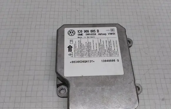 Volkswagen PASSAT B5.5 Airbag control unit/module 1C0909605B 5WK43124 13040806G