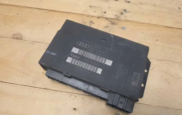 Audi A2 Comfort/convenience module 8Z0959433S