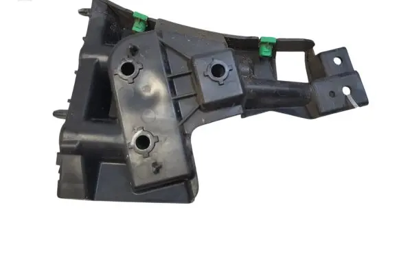 Front bumper mounting bracket