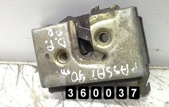 Volkswagen PASSAT B3 Front door lock 357837016 D
