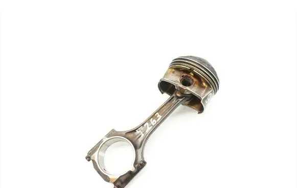 Volkswagen Golf V Piston with connecting rod 