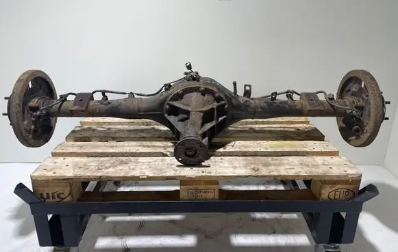 Mitsubishi L200 Rear axle beam with reductor 