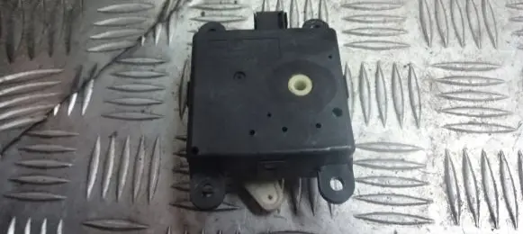 Nissan Primera A/C air flow flap actuator/motor 3T05030820