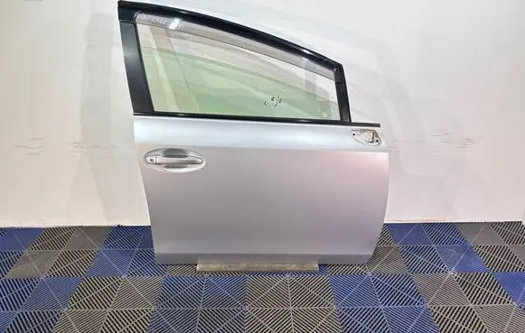 Toyota Prius+ (ZVW40) Front door 