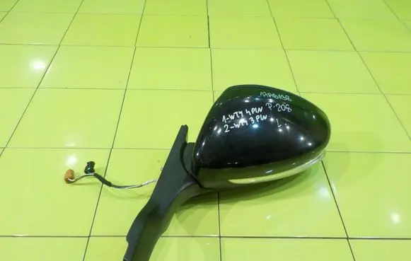 Peugeot 208 I Front door electric wing mirror LEWE 17AB138