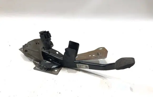 Volvo V50 Brake pedal